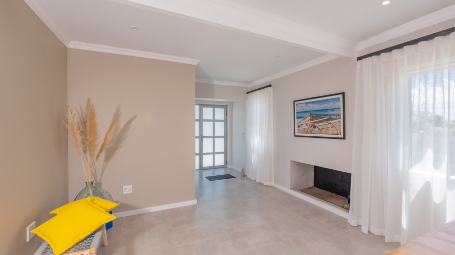 4 Bedroom Property for Sale in Struisbaai Western Cape